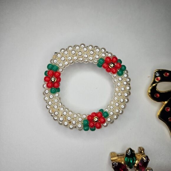 Set of Three Vintage Rhinestone Enameled Beaded Christmas Holiday Brooches Pins - Picture 2 of 8